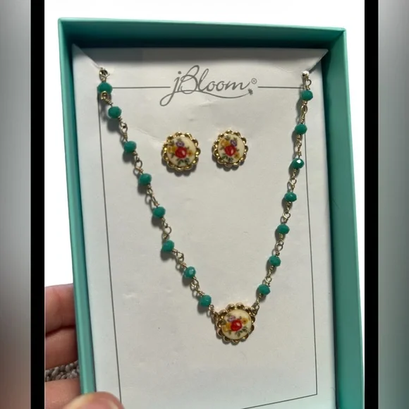 J Bloom Vintage Style Gold Chain W Teal Beads And Floral Pendant NWOT - Picture 2 of 3
